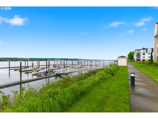 707 N HAYDEN ISLAND Dr 413, Portland, OR 97217