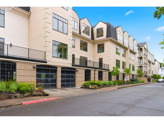 707 N HAYDEN ISLAND Dr 413, Portland, OR 97217