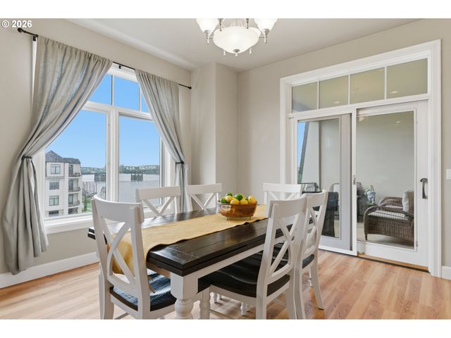 707 N HAYDEN ISLAND Dr 413, Portland, OR 97217