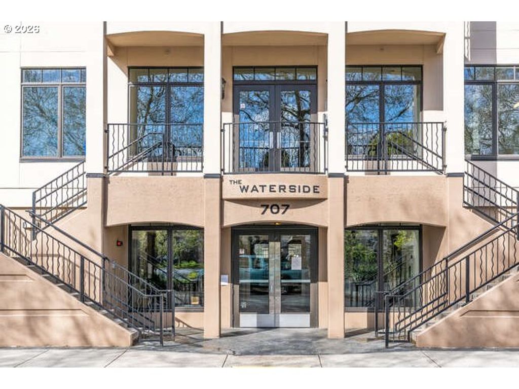 707 N HAYDEN ISLAND Dr 413, Portland, OR 97217