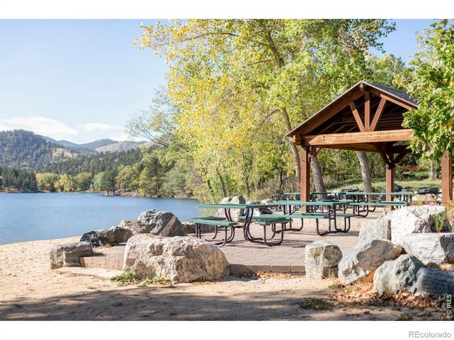 2729 S Lakeridge Trail, Boulder, CO 80302