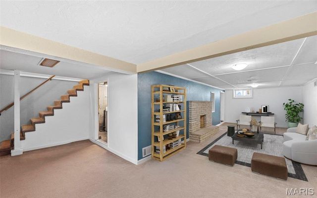 10228 Saint Arsene Lane, St Ann, MO 63074