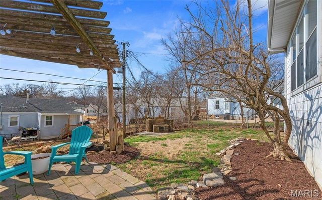 10228 Saint Arsene Lane, St Ann, MO 63074