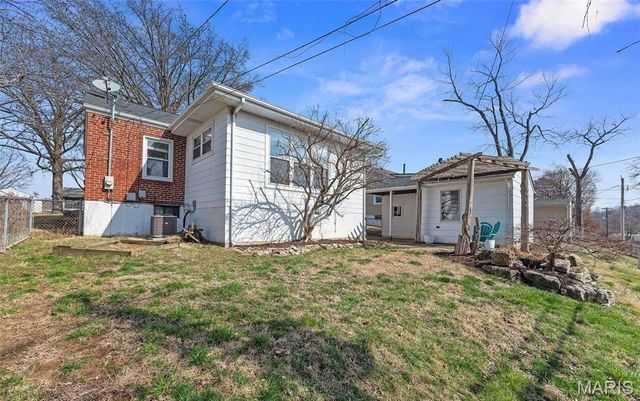 10228 Saint Arsene Lane, St Ann, MO 63074