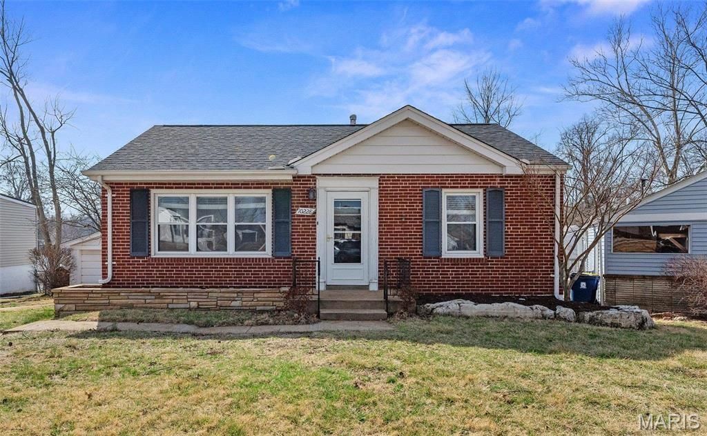 10228 Saint Arsene Lane, St Ann, MO 63074