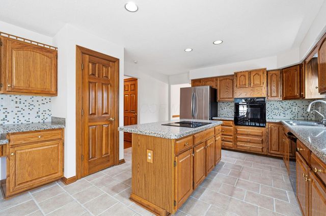 9650 Wagonwood Drive NW, Pickerington, OH 43147