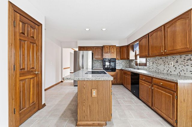 9650 Wagonwood Drive NW, Pickerington, OH 43147