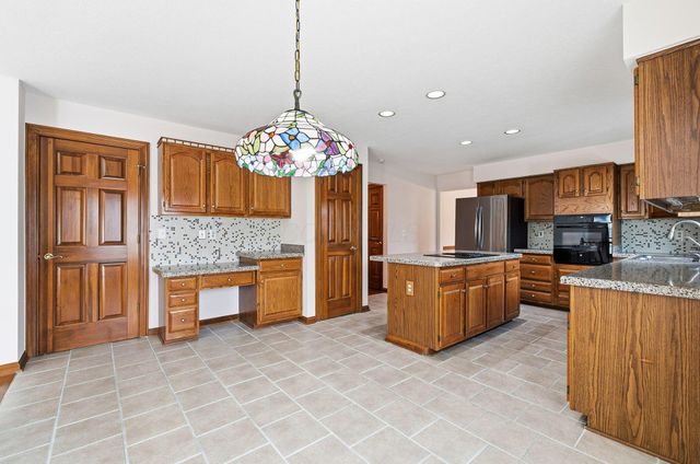 9650 Wagonwood Drive NW, Pickerington, OH 43147