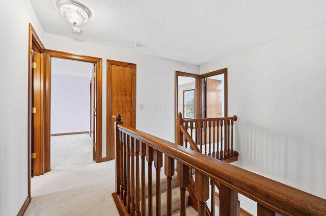 9650 Wagonwood Drive NW, Pickerington, OH 43147