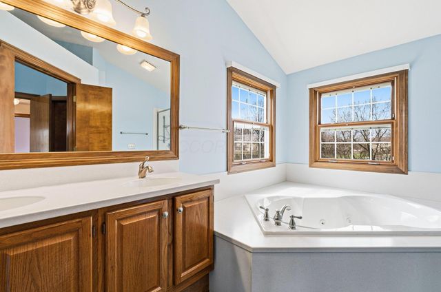 9650 Wagonwood Drive NW, Pickerington, OH 43147