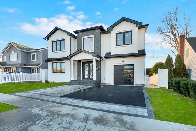 35 Castle Lane, Levittown, NY 11756