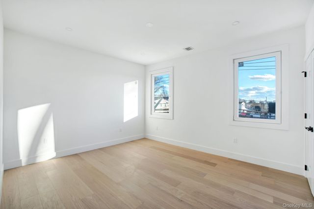 35 Castle Lane, Levittown, NY 11756