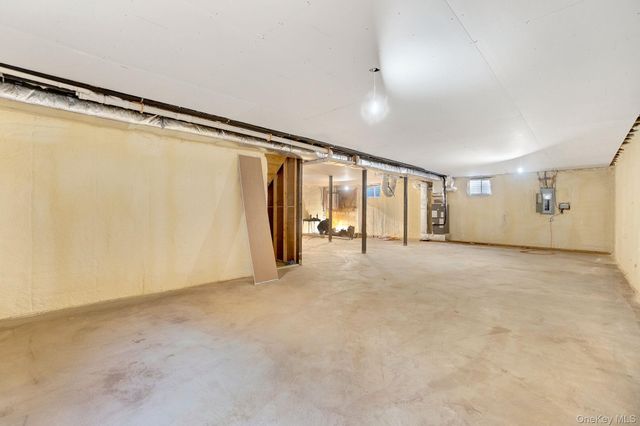 35 Castle Lane, Levittown, NY 11756