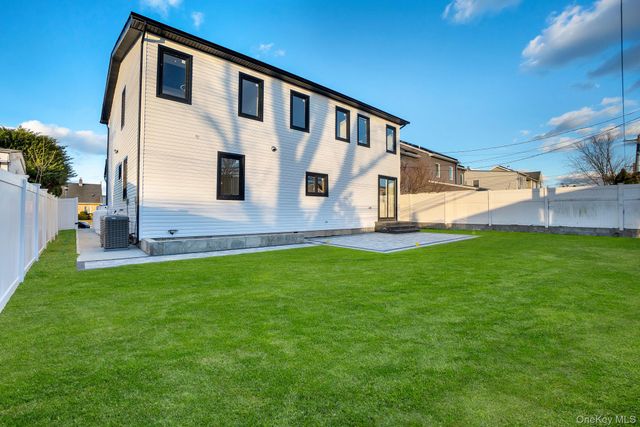 35 Castle Lane, Levittown, NY 11756