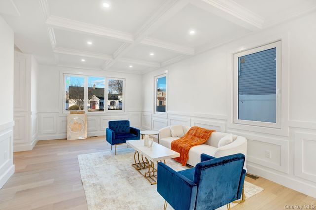 35 Castle Lane, Levittown, NY 11756