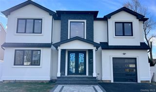 35 Castle Lane, Levittown, NY 11756