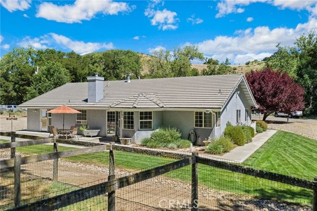 12055 Cenegal Road, Atascadero, CA 93422