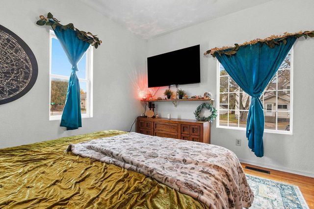 1011 BLAINE STREET, Marinette, WI 54143