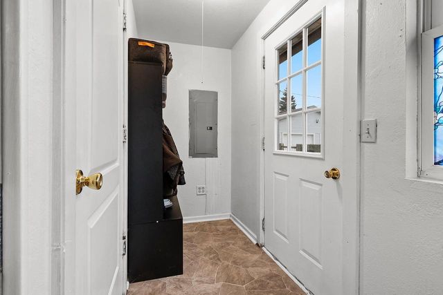 1011 BLAINE STREET, Marinette, WI 54143