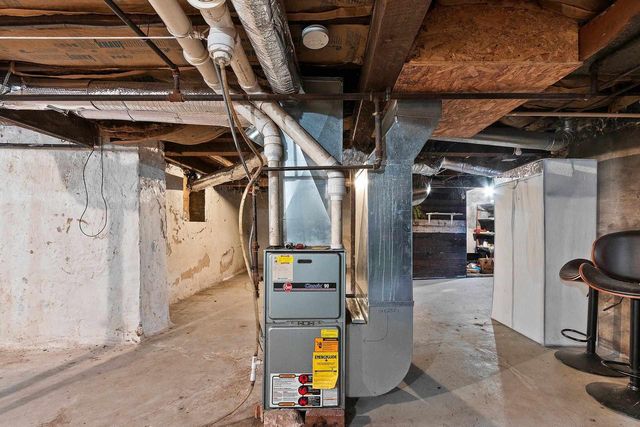 1011 BLAINE STREET, Marinette, WI 54143