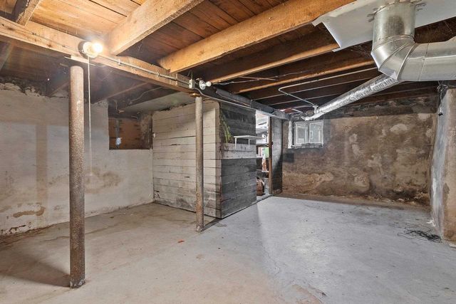 1011 BLAINE STREET, Marinette, WI 54143