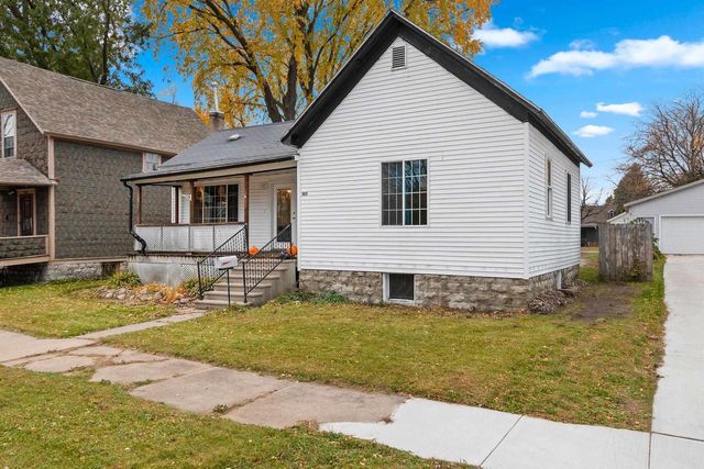 1011 BLAINE STREET, Marinette, WI 54143