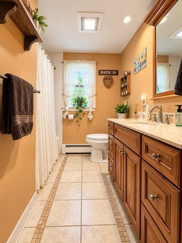 22 Loring St, Auburn, MA 01501