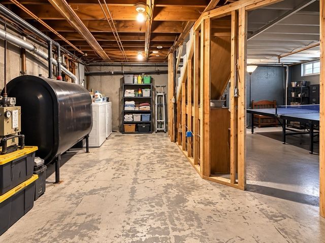 22 Loring St, Auburn, MA 01501