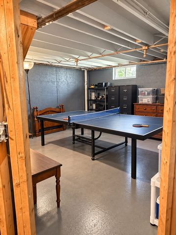 22 Loring St, Auburn, MA 01501