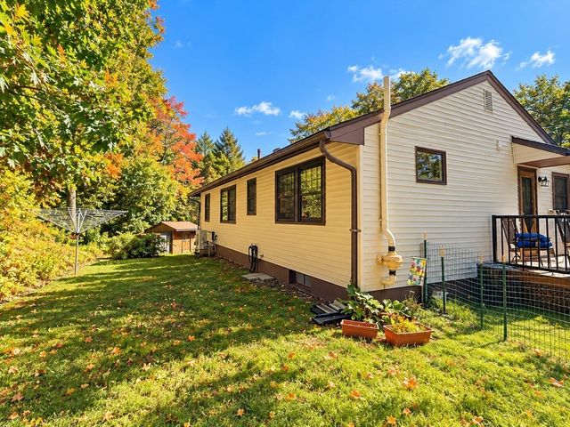 22 Loring St, Auburn, MA 01501