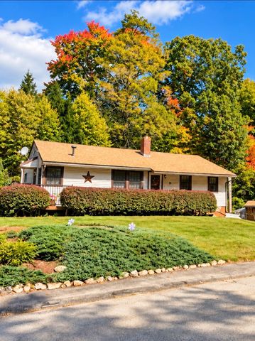 22 Loring St, Auburn, MA 01501