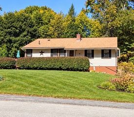 22 Loring St, Auburn, MA 01501