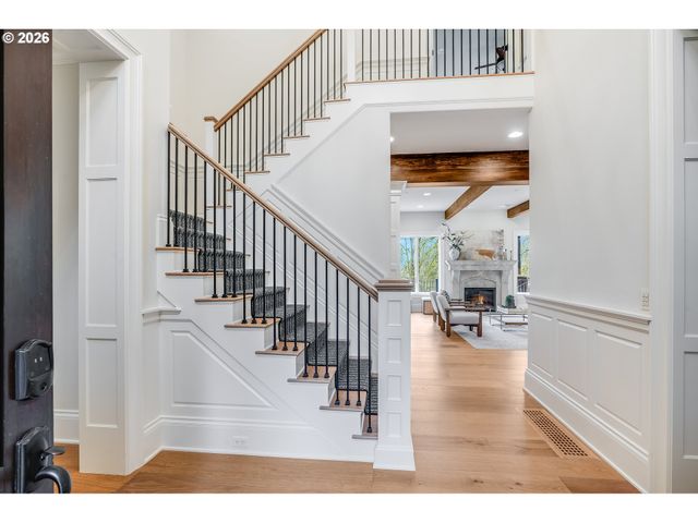 2147 GLENMORRIE Ln, Lake Oswego, OR 97034