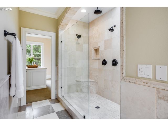 2147 GLENMORRIE Ln, Lake Oswego, OR 97034