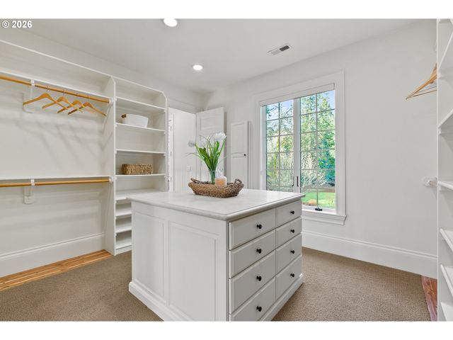 2147 GLENMORRIE Ln, Lake Oswego, OR 97034