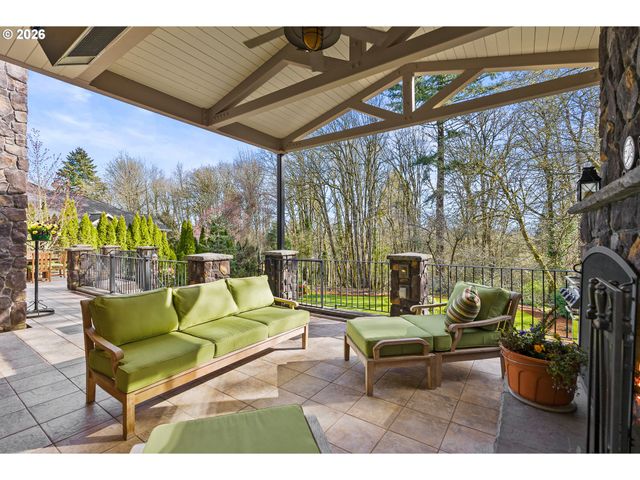 2147 GLENMORRIE Ln, Lake Oswego, OR 97034