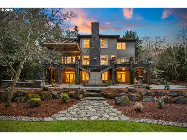2147 GLENMORRIE Ln, Lake Oswego, OR 97034