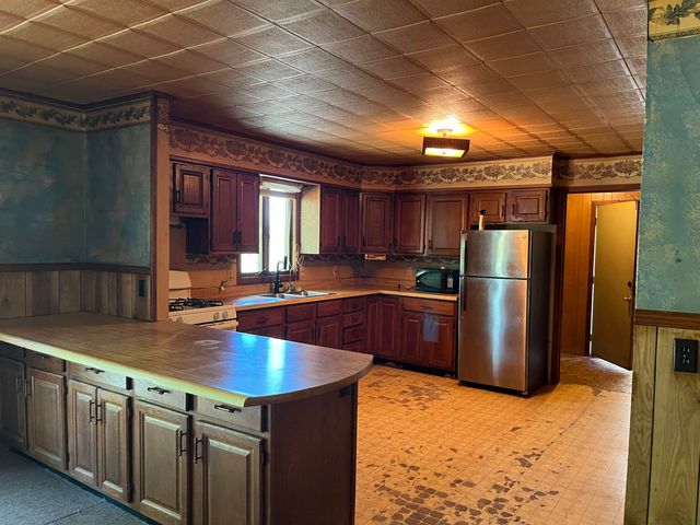 2600 W Schmeid Road, Six Lakes, MI 48886
