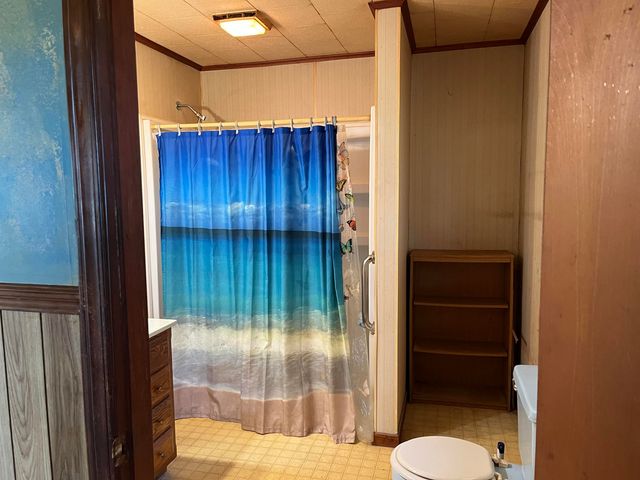 2600 W Schmeid Road, Six Lakes, MI 48886