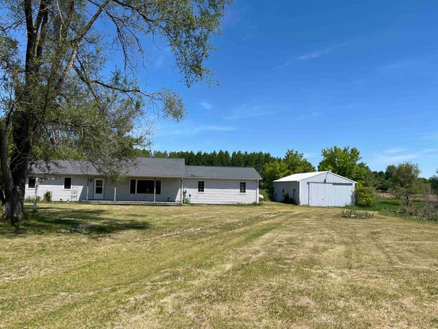 2600 W Schmeid Road, Six Lakes, MI 48886