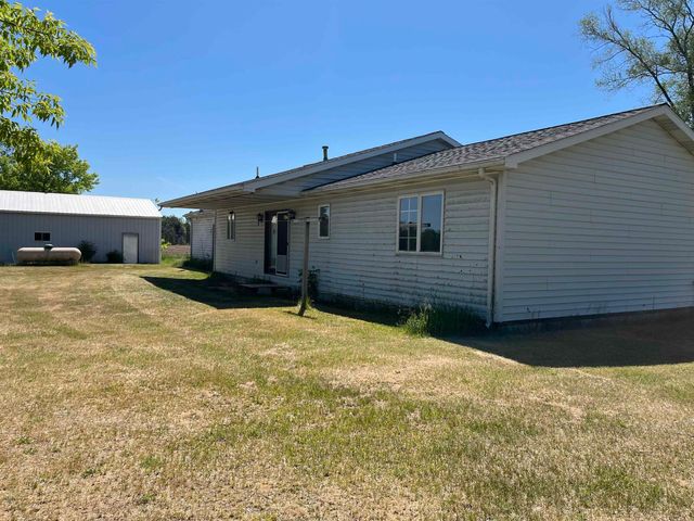 2600 W Schmeid Road, Six Lakes, MI 48886