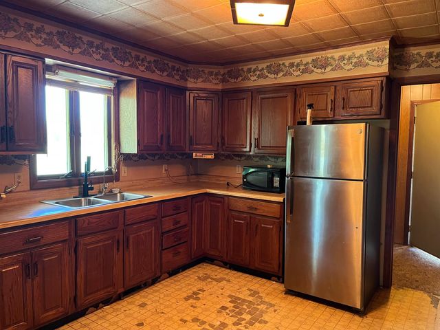 2600 W Schmeid Road, Six Lakes, MI 48886