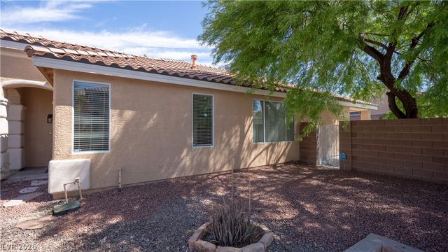 5946 Lingering Breeze Street, Las Vegas, NV 89148