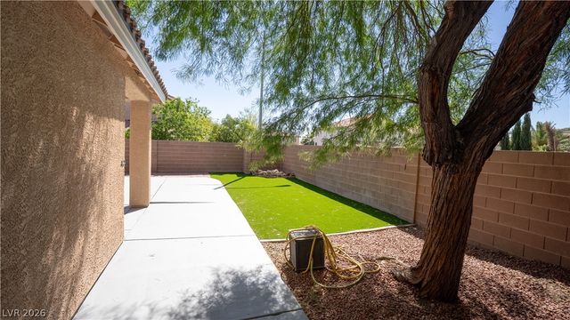 5946 Lingering Breeze Street, Las Vegas, NV 89148