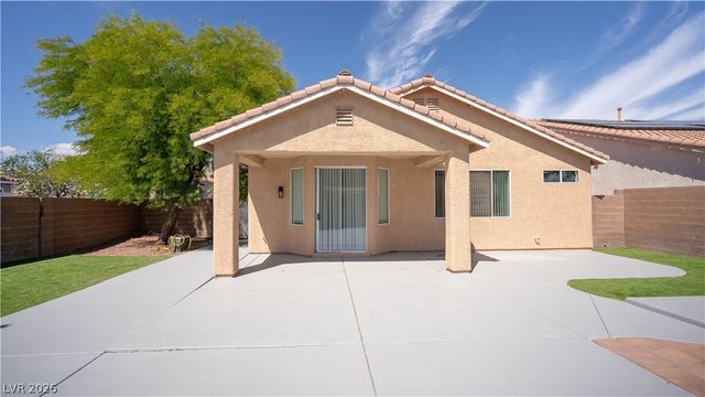 5946 Lingering Breeze Street, Las Vegas, NV 89148
