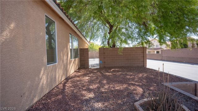 5946 Lingering Breeze Street, Las Vegas, NV 89148