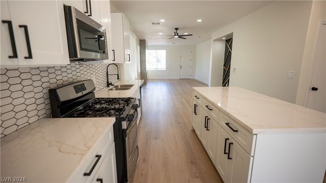 5946 Lingering Breeze Street, Las Vegas, NV 89148