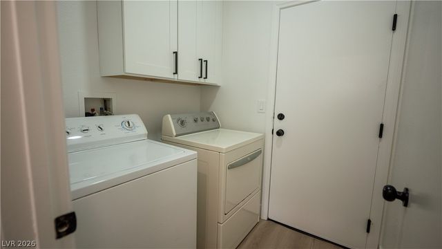 5946 Lingering Breeze Street, Las Vegas, NV 89148