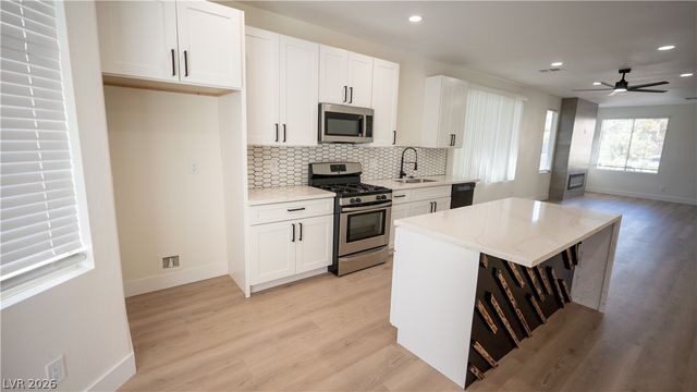 5946 Lingering Breeze Street, Las Vegas, NV 89148