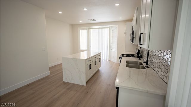 5946 Lingering Breeze Street, Las Vegas, NV 89148